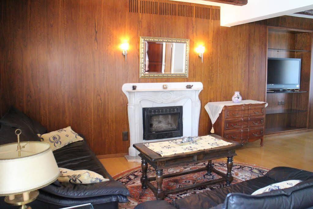 Hotel-Restaurant De La Tour Luaran gambar